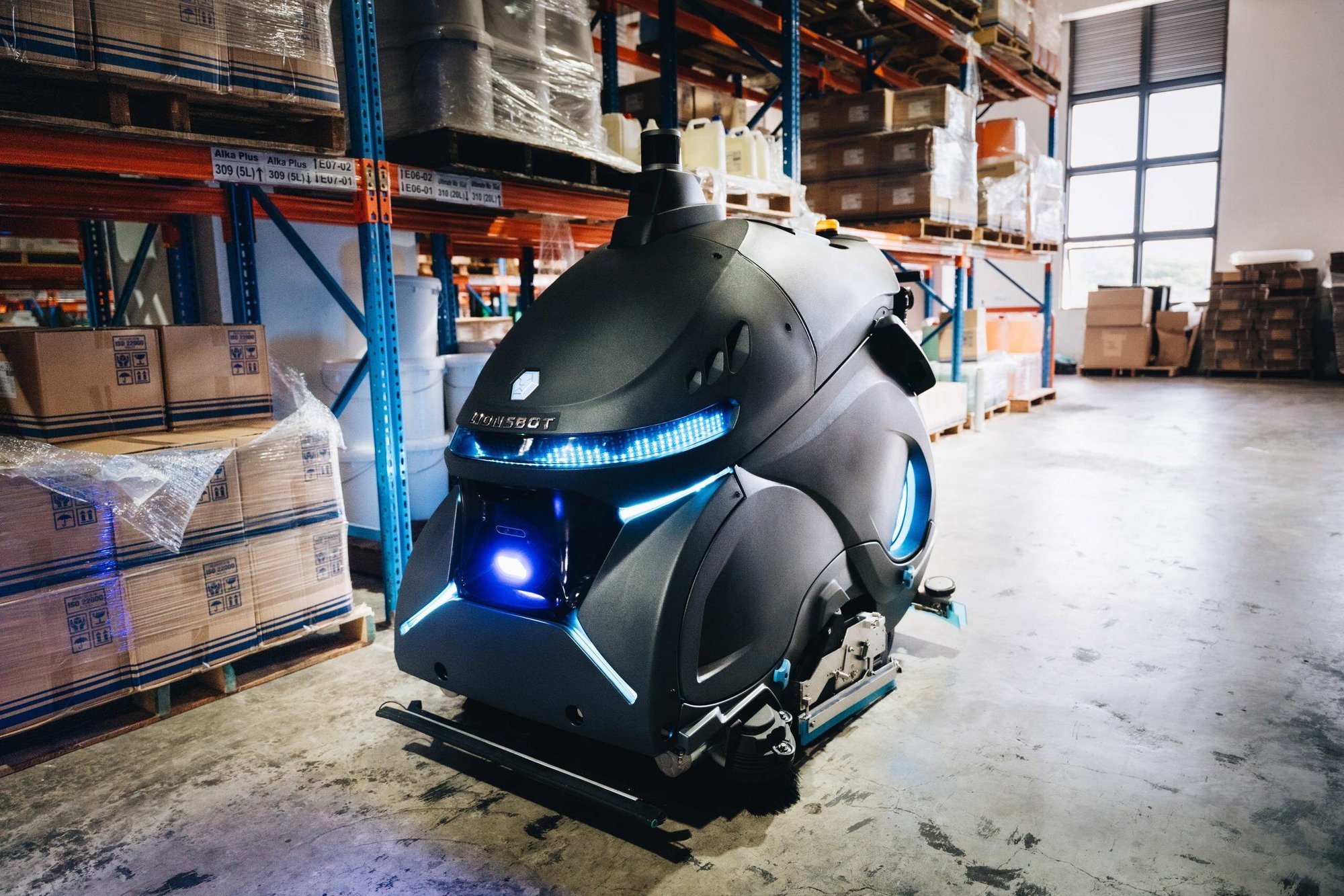 LionsBot R12 Rex CS Robot | Industrial Cleaning | RobotLAB